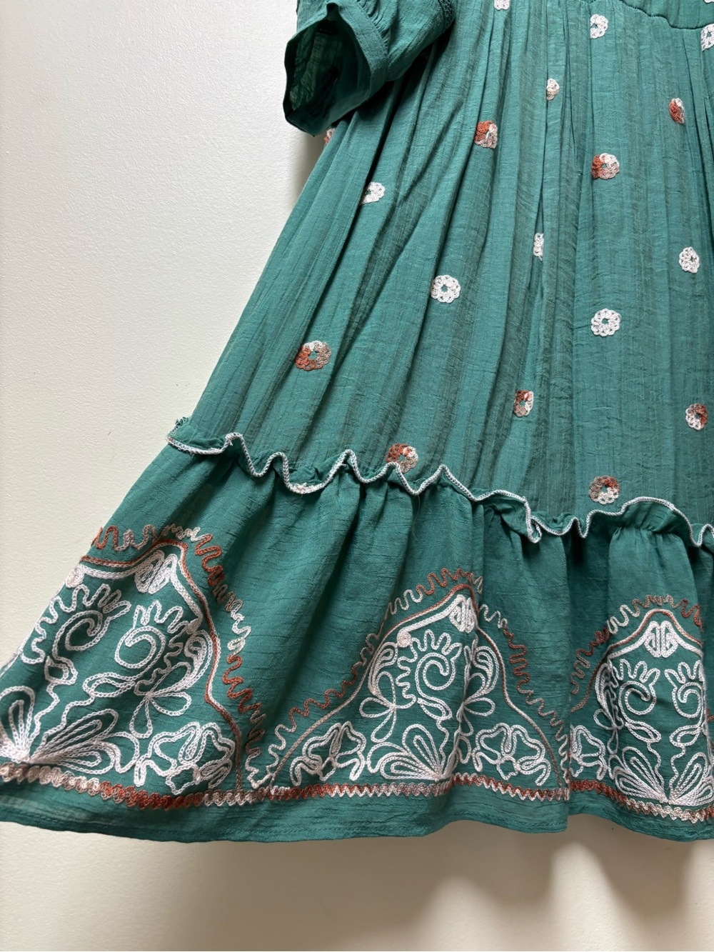 Figueroa & Flower Green Floral Embroidered Boho Tiered Midi Dress - Medium - Picture 2 of 9